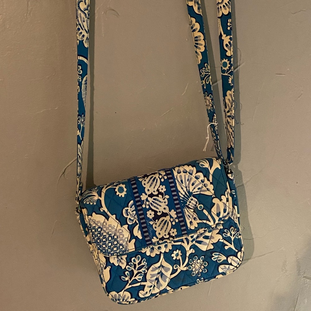 Vera Bradley: Rachel Blue Lagoon Crossbody Handbag/Satchel/Purse.